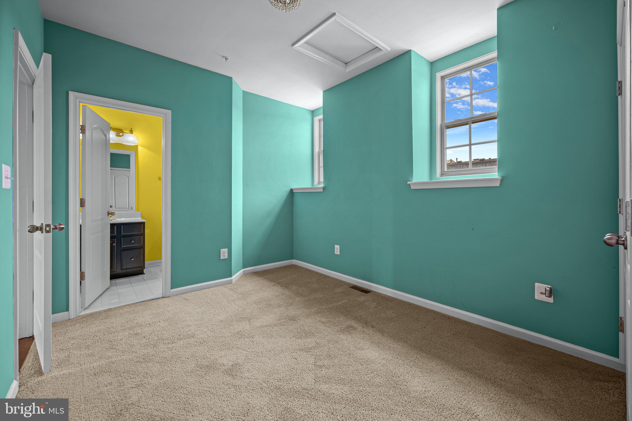 POTOMAC OVERLOOK - Residential Lease