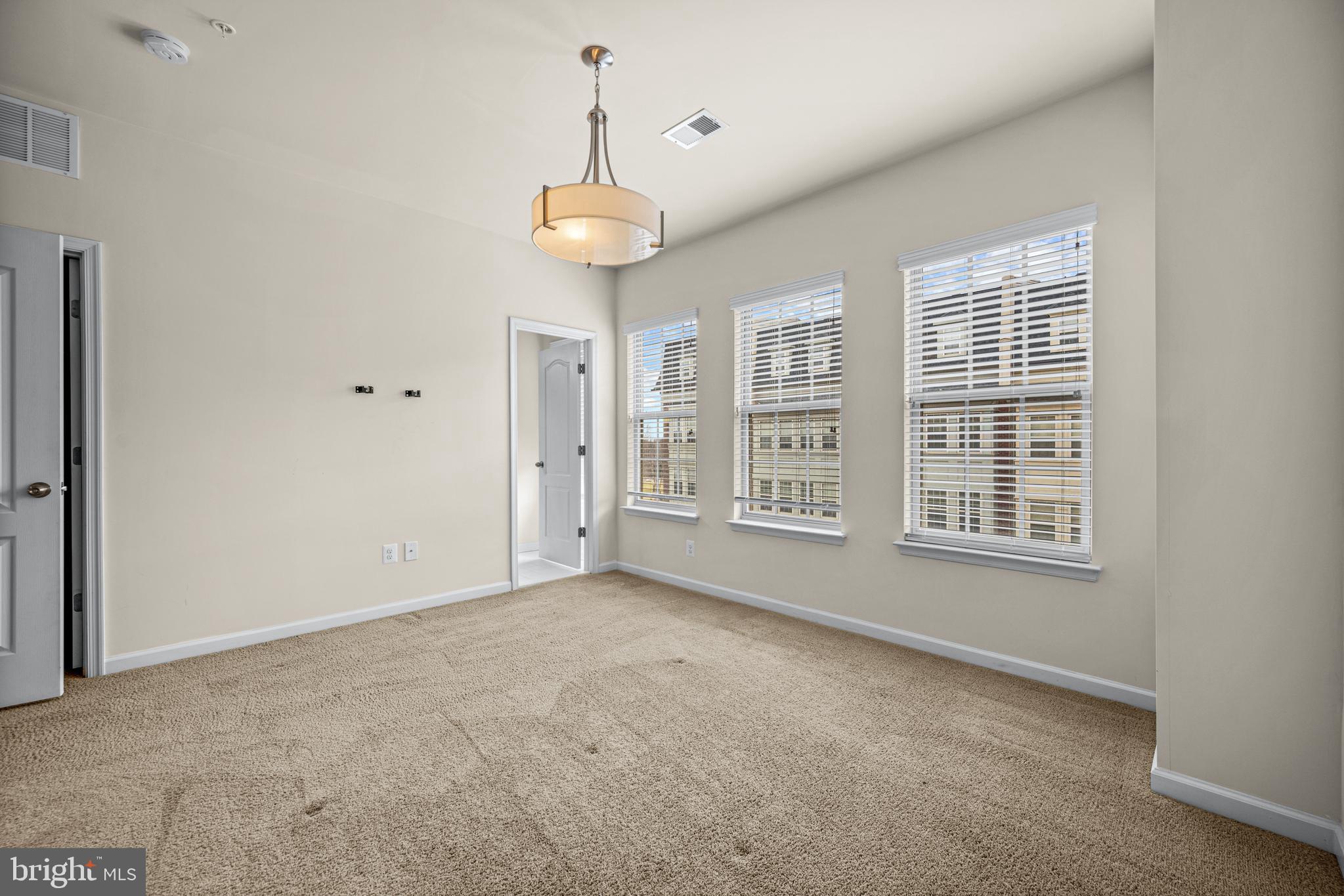 POTOMAC OVERLOOK - Residential Lease