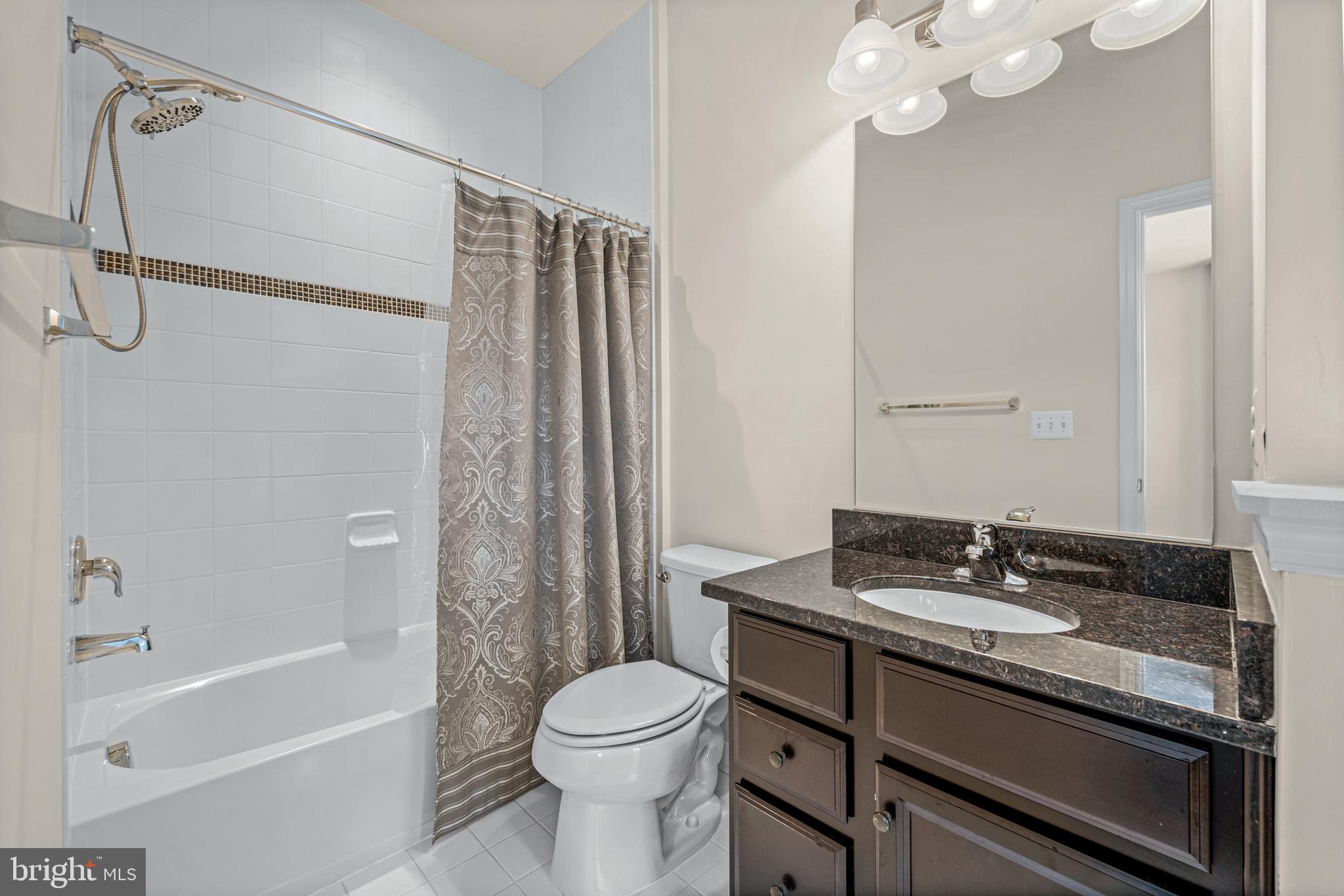 POTOMAC OVERLOOK - Residential Lease