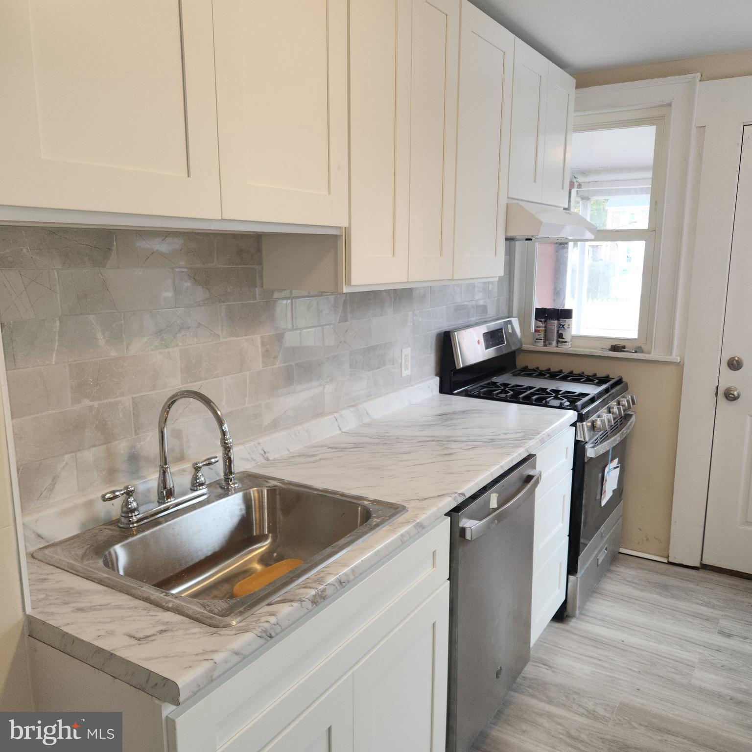 1029 IRONSIDE ROAD