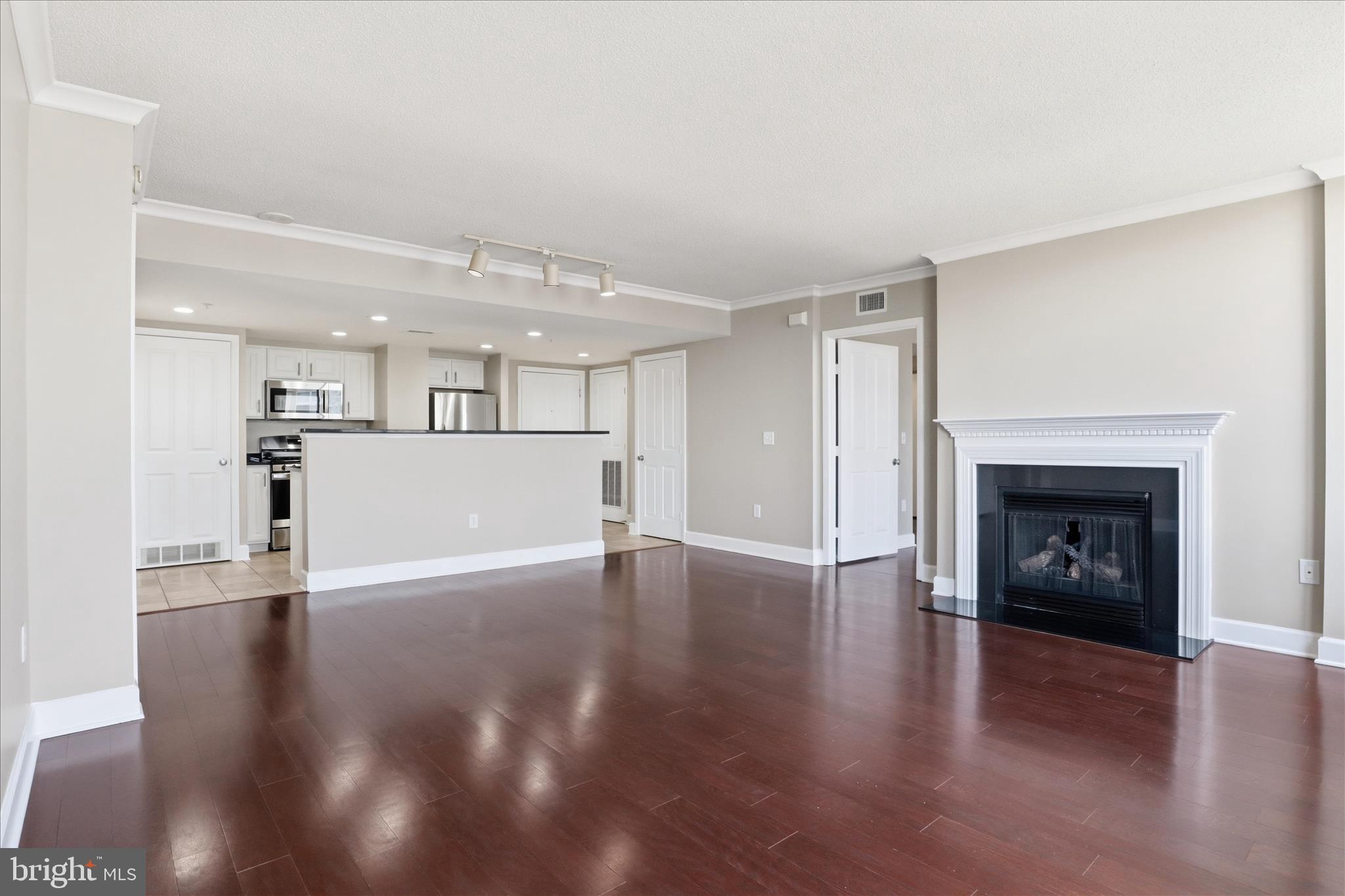 RESIDENCES AT STATION SQUARE - Residential