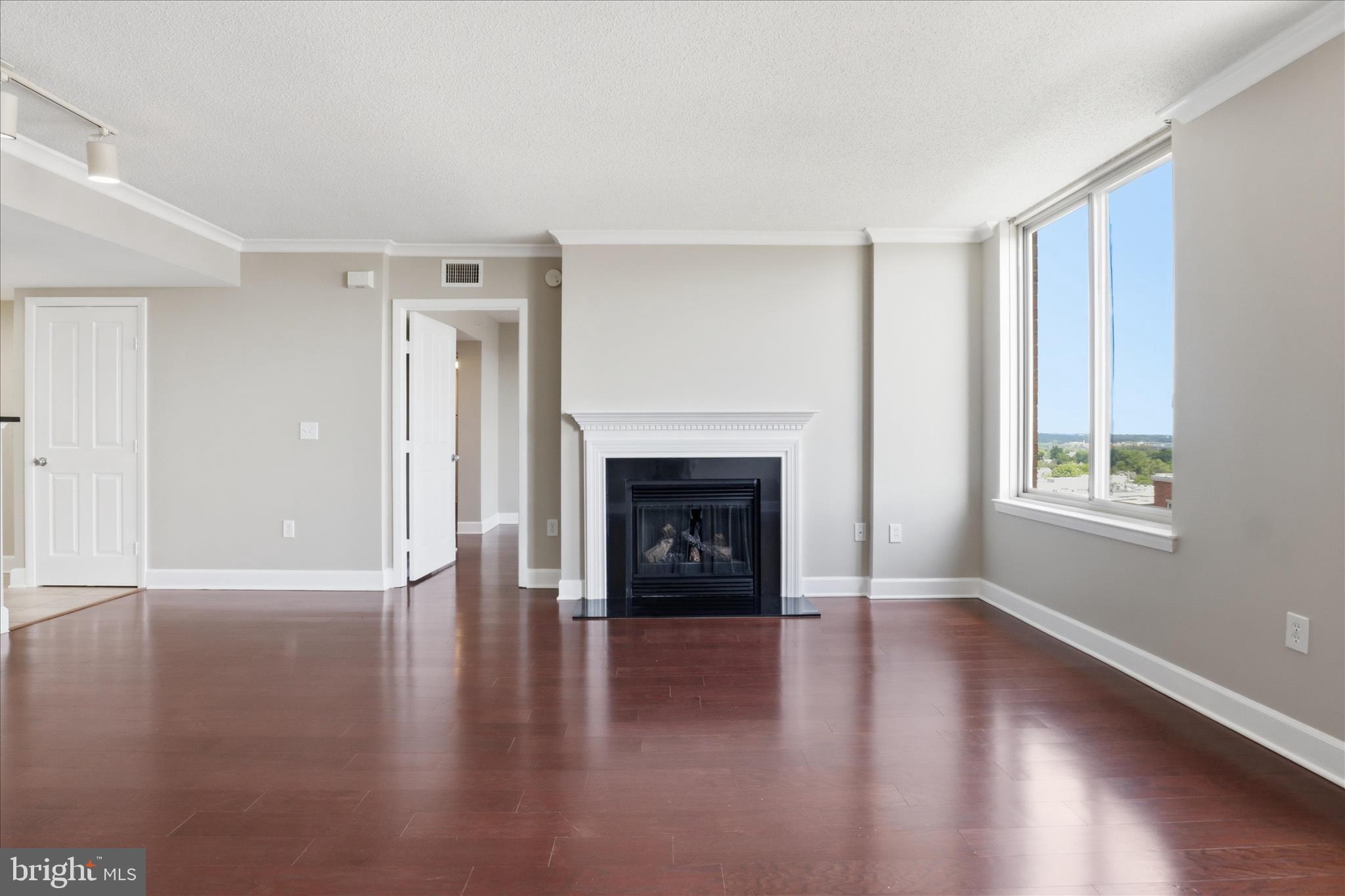 RESIDENCES AT STATION SQUARE - Residential