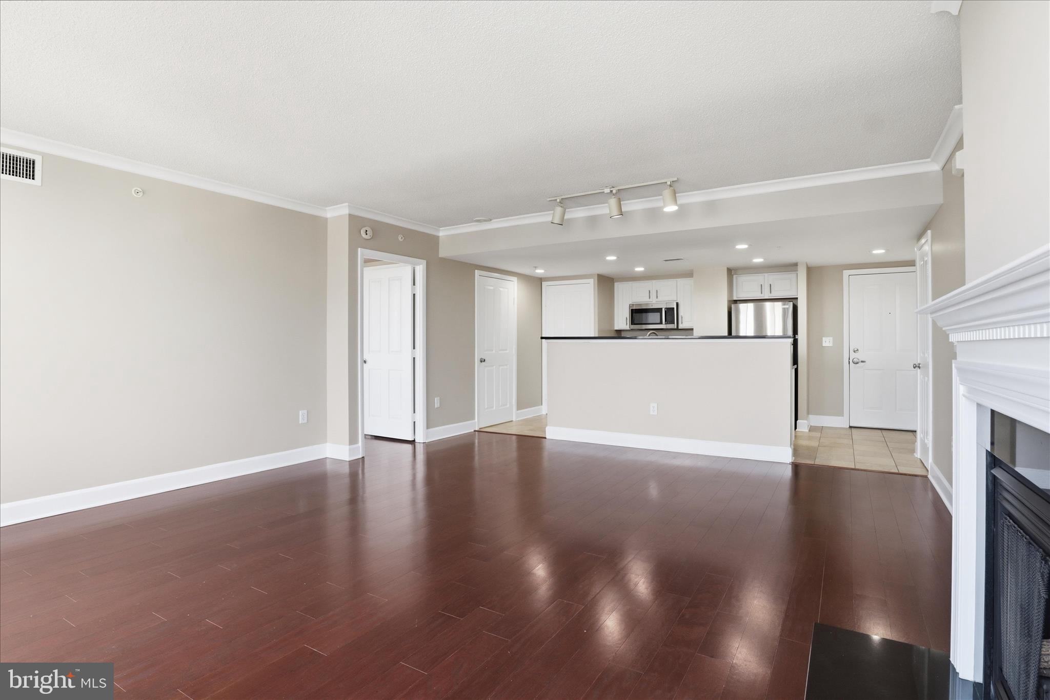 RESIDENCES AT STATION SQUARE - Residential