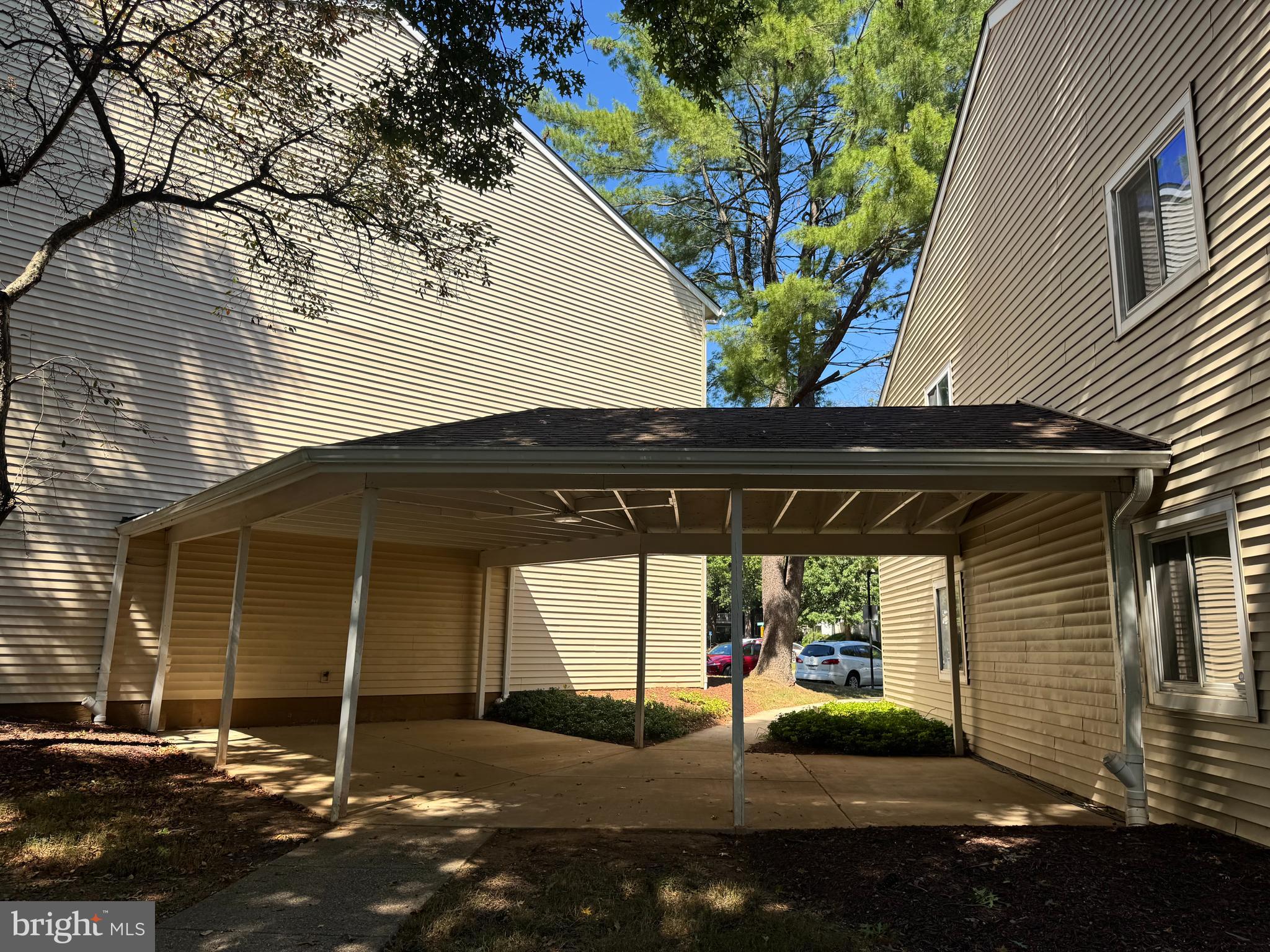 FARMINGDALE - Residential