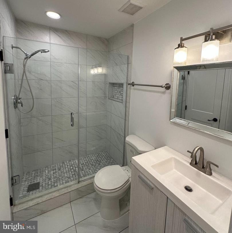 FARMINGDALE - Residential