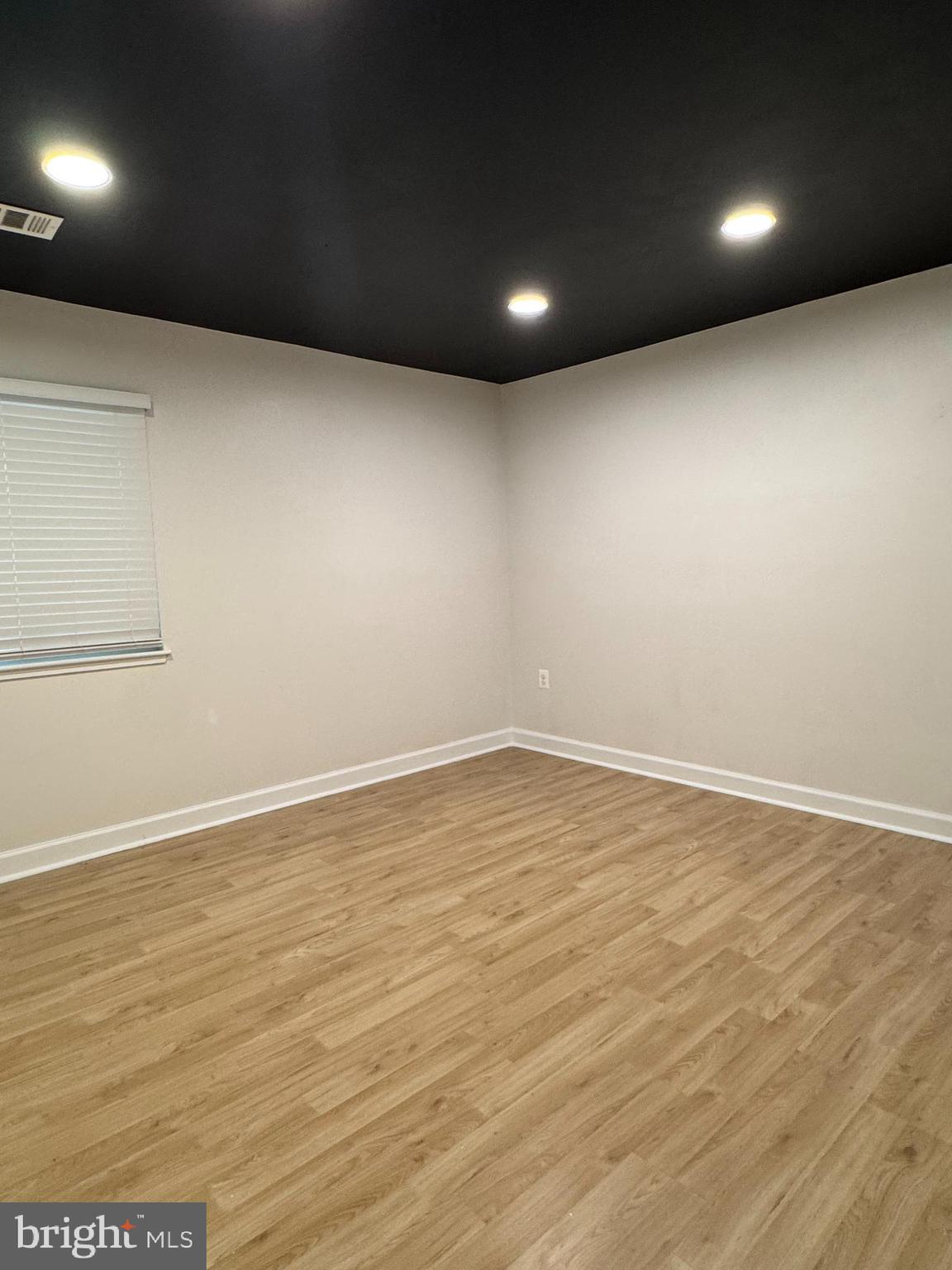 FARMINGDALE - Residential