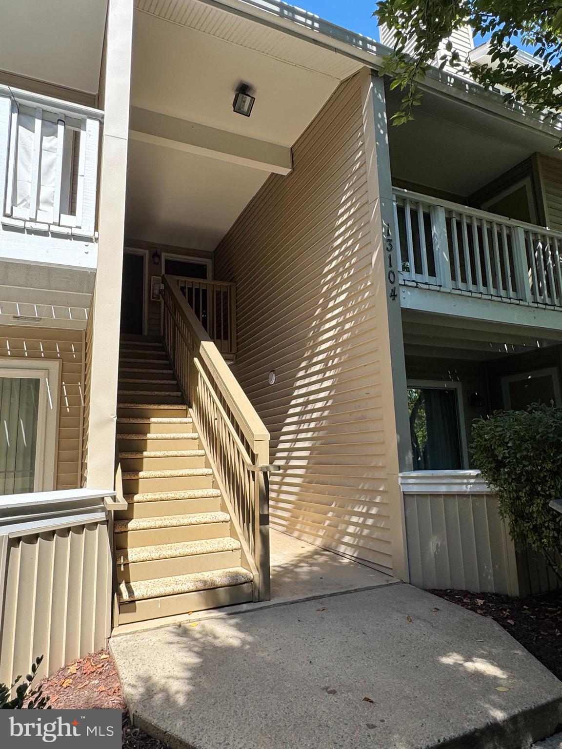 FARMINGDALE - Residential