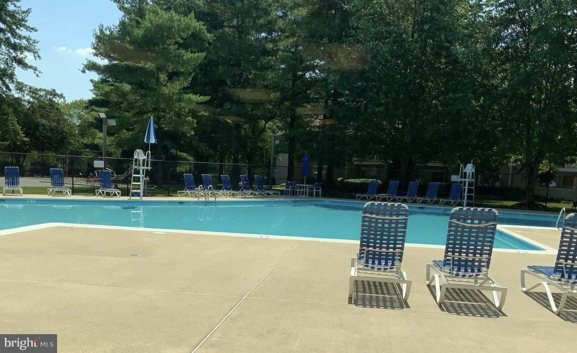 FARMINGDALE - Residential