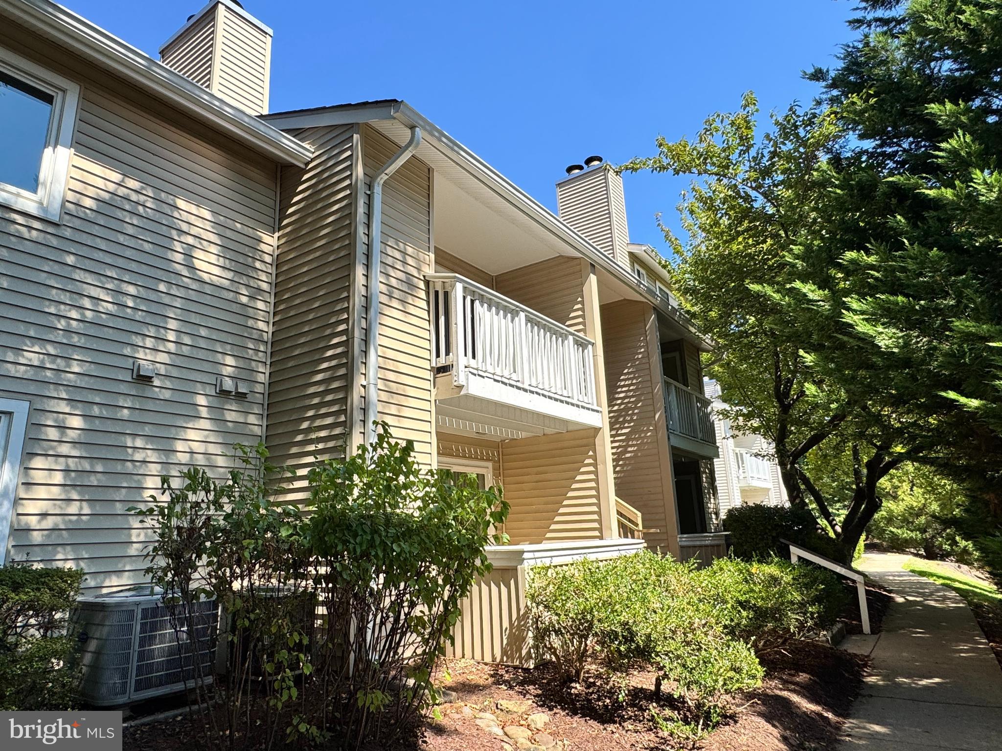 FARMINGDALE - Residential