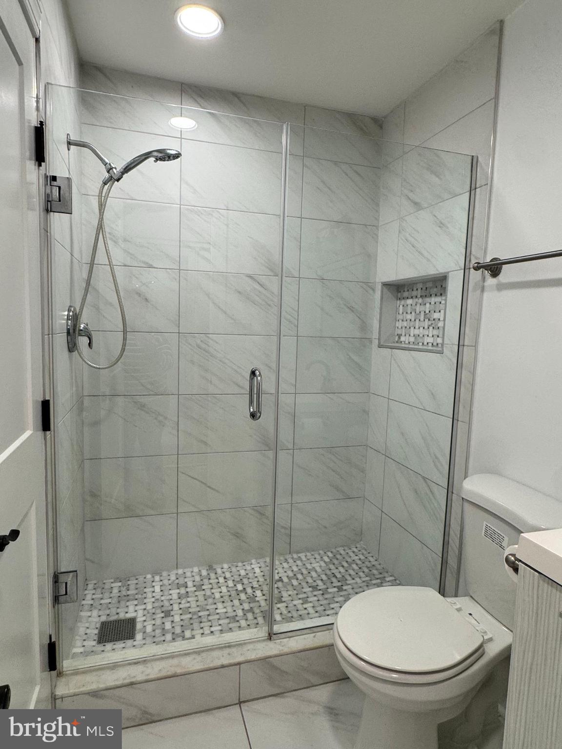 FARMINGDALE - Residential