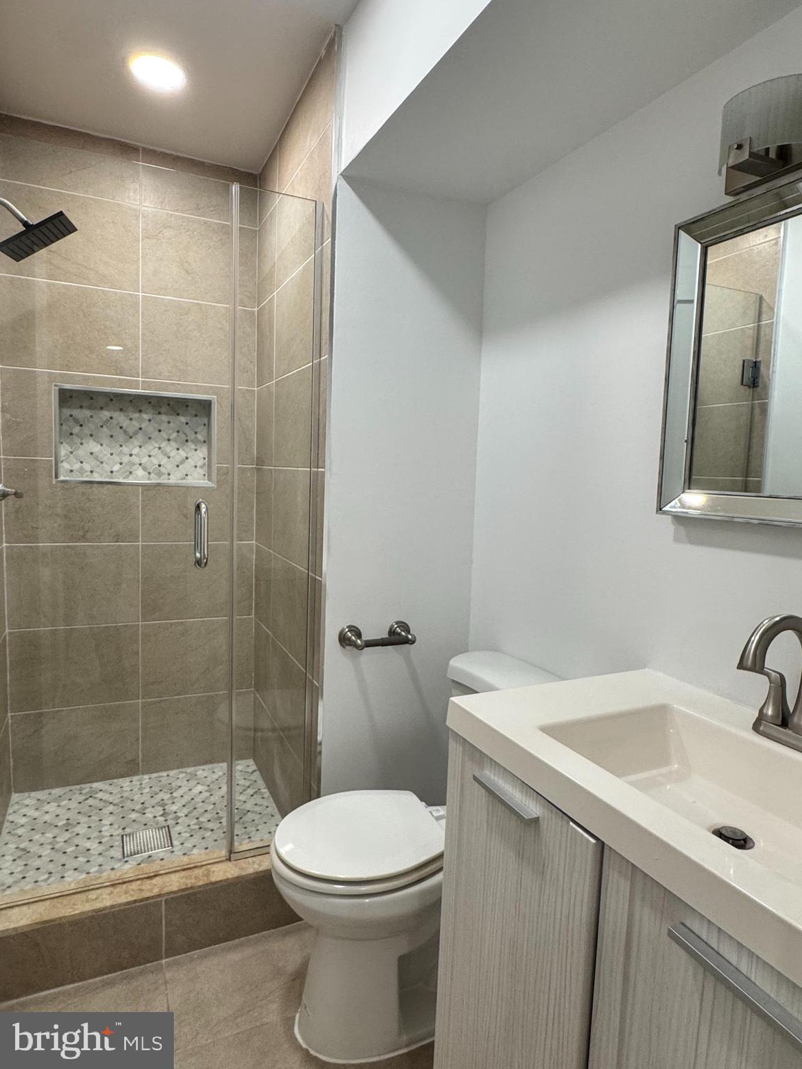 FARMINGDALE - Residential