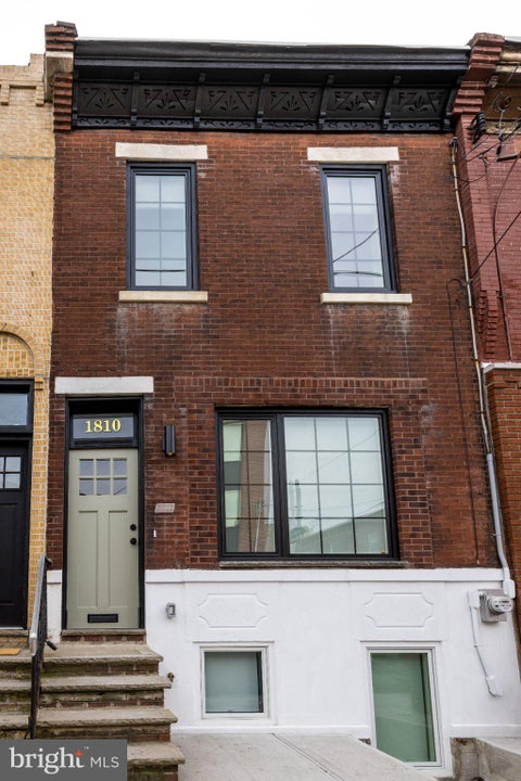Townhouse For Rent - 1810 Tasker Street<br/> PHILADELPHIA, PA 19145