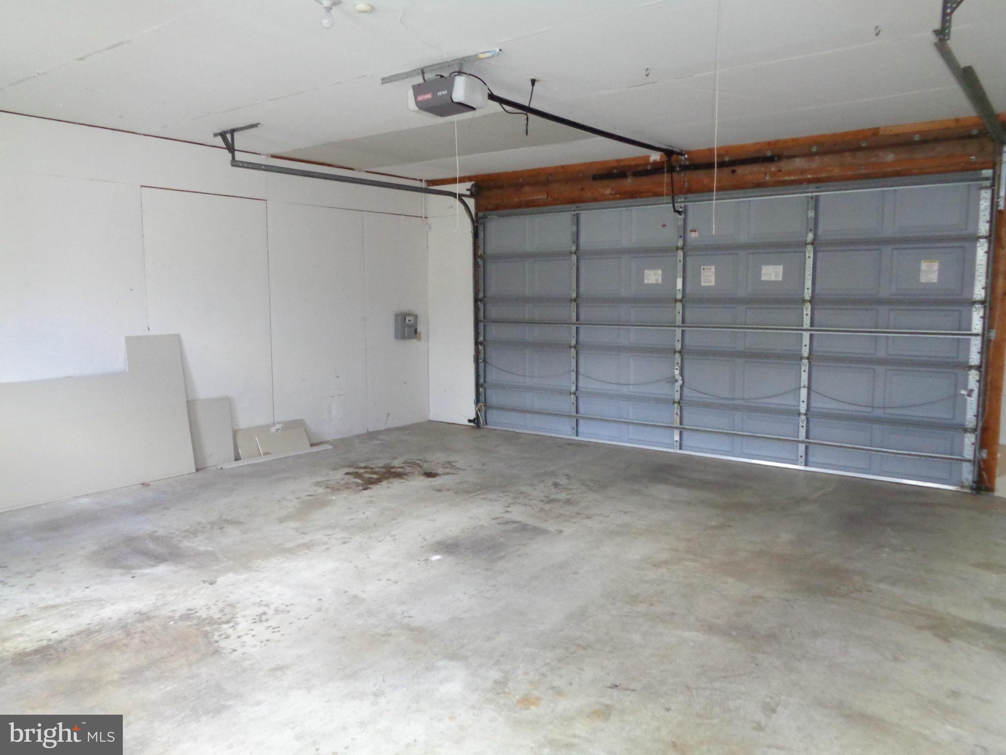 WHITE OAK VILLAGE SUB - Residential