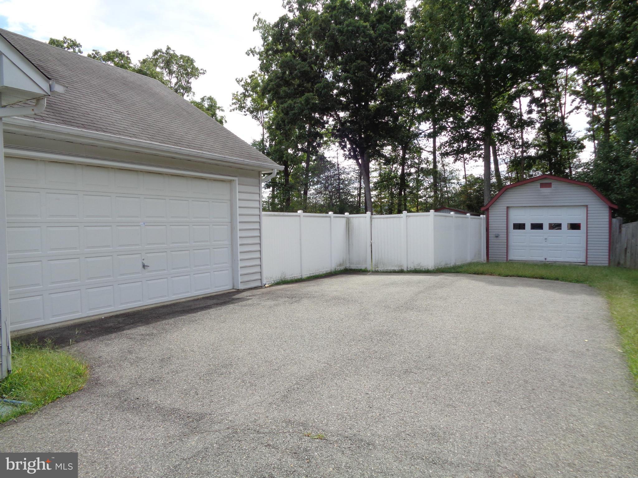 WHITE OAK VILLAGE SUB - Residential