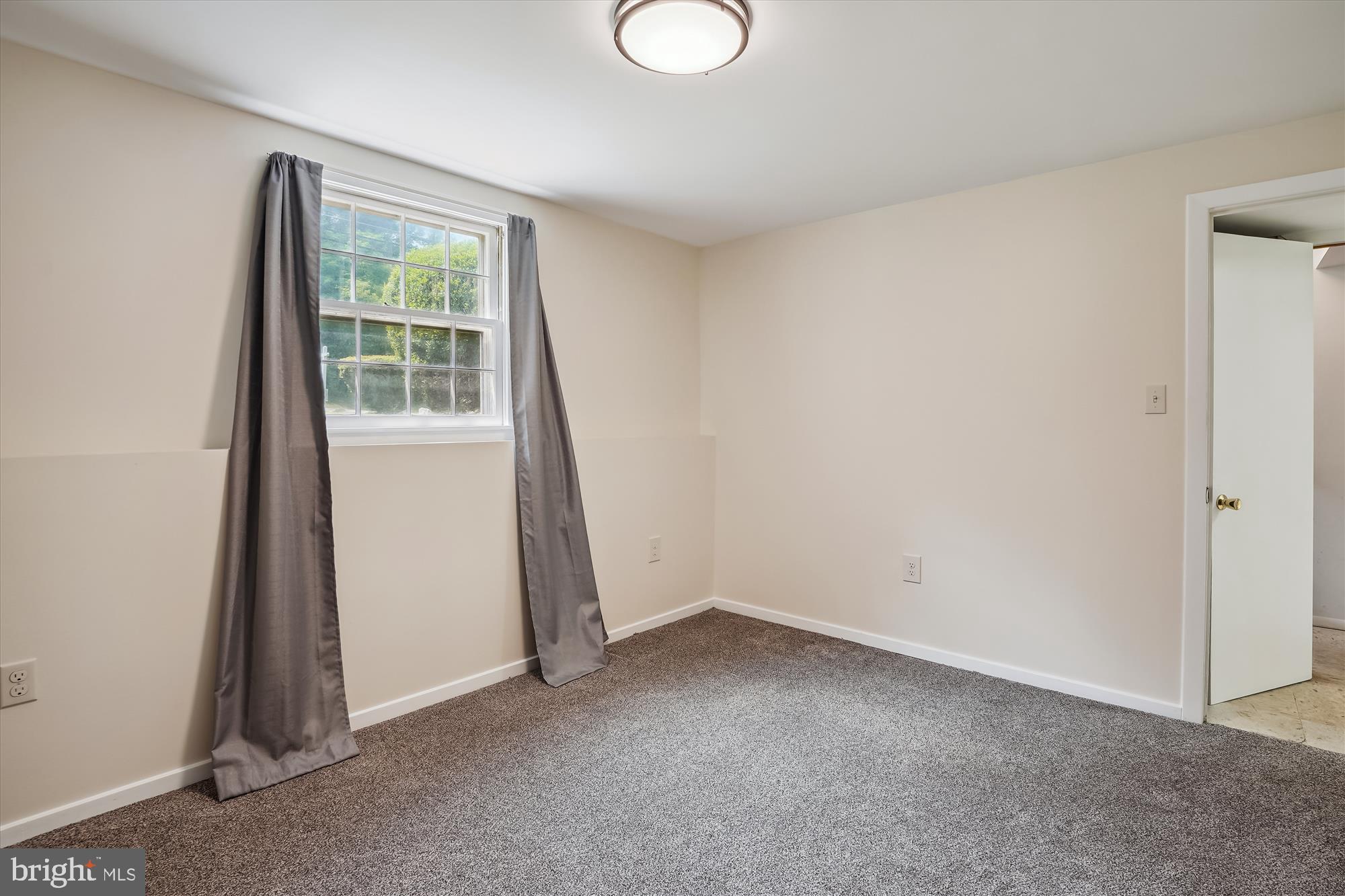 BRADDOCK ROAD - Residential