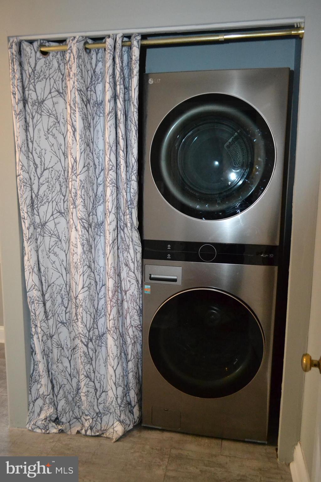 ROSE TREE WOODS - Residential