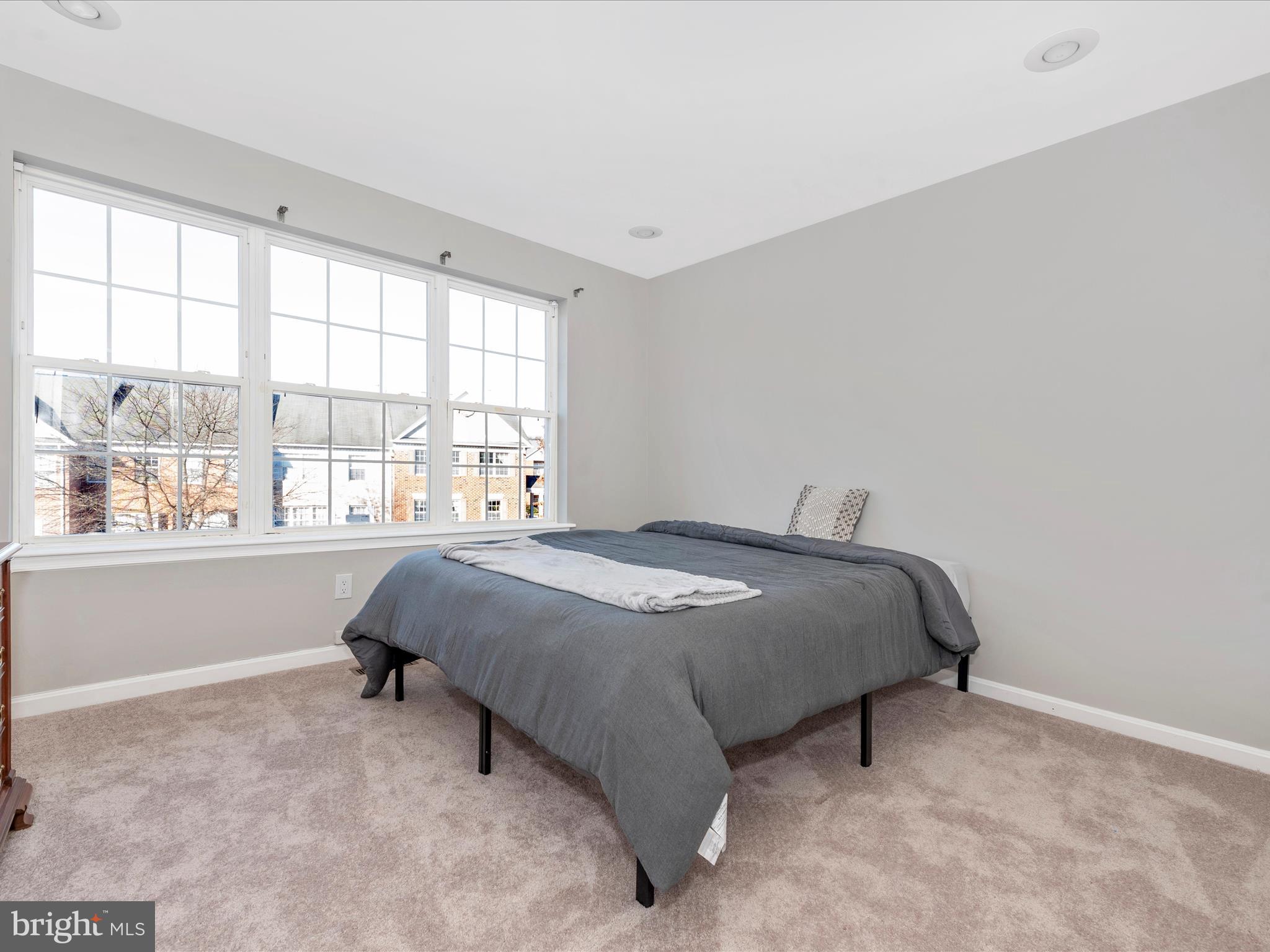 LYONS GATE - Residential