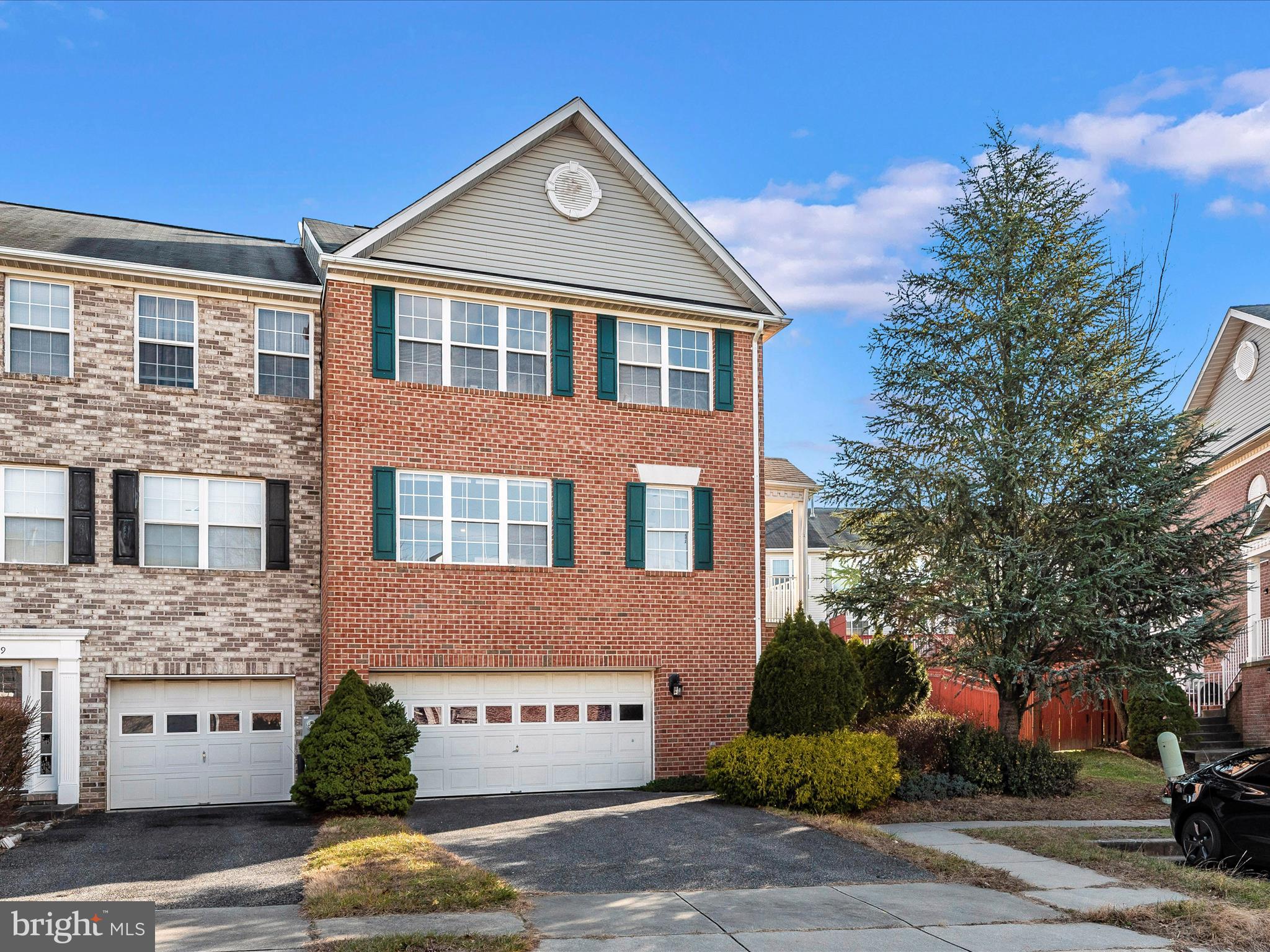 LYONS GATE - Residential