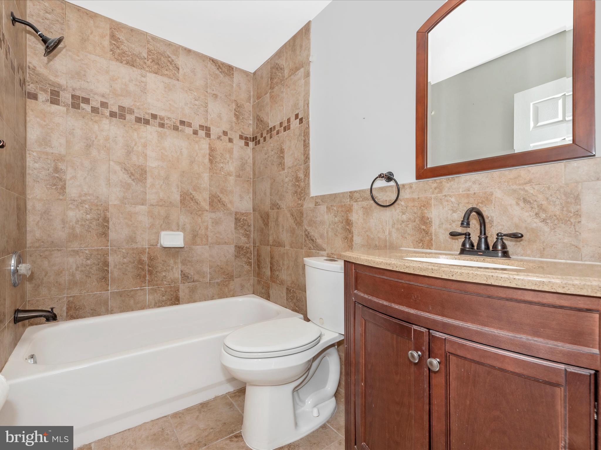 LYONS GATE - Residential