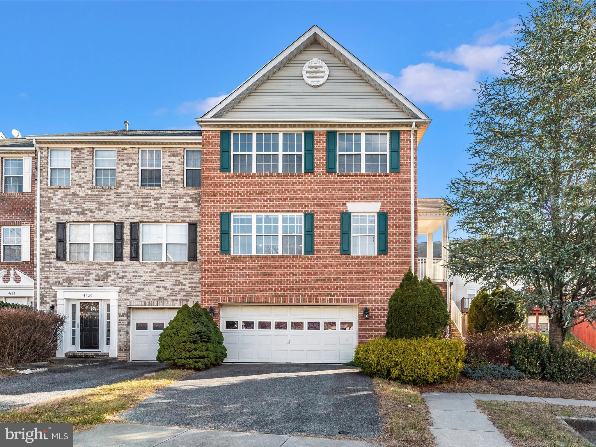 LYONS GATE - Residential