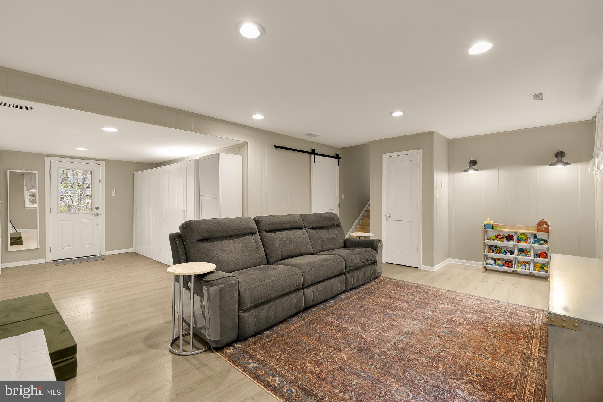 RESTON - Residential