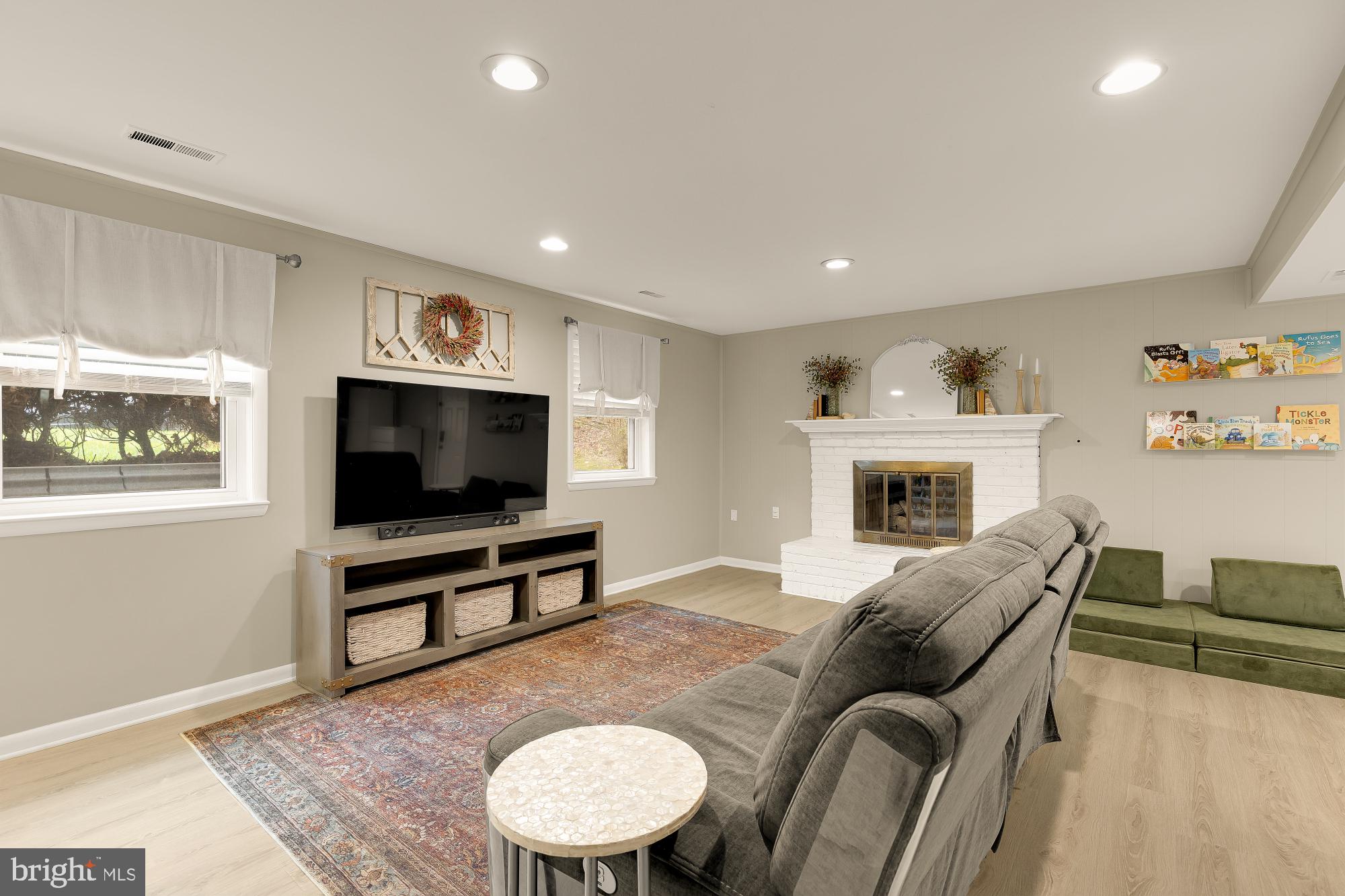 RESTON - Residential