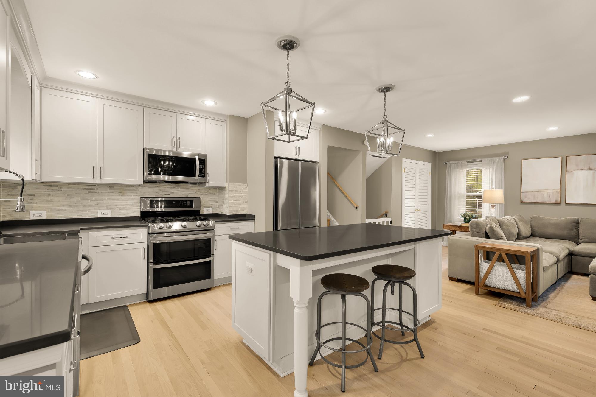 RESTON - Residential