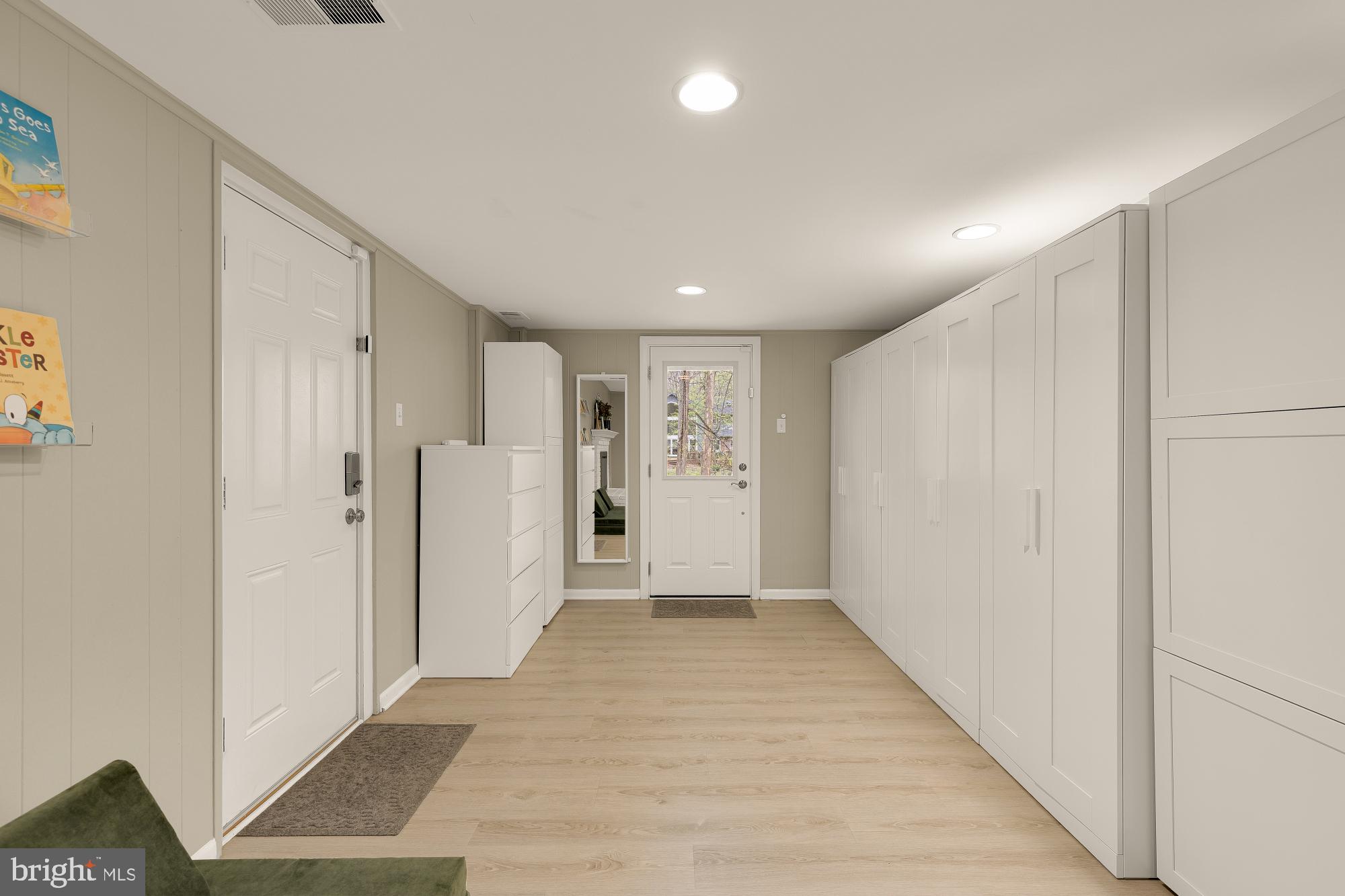 RESTON - Residential