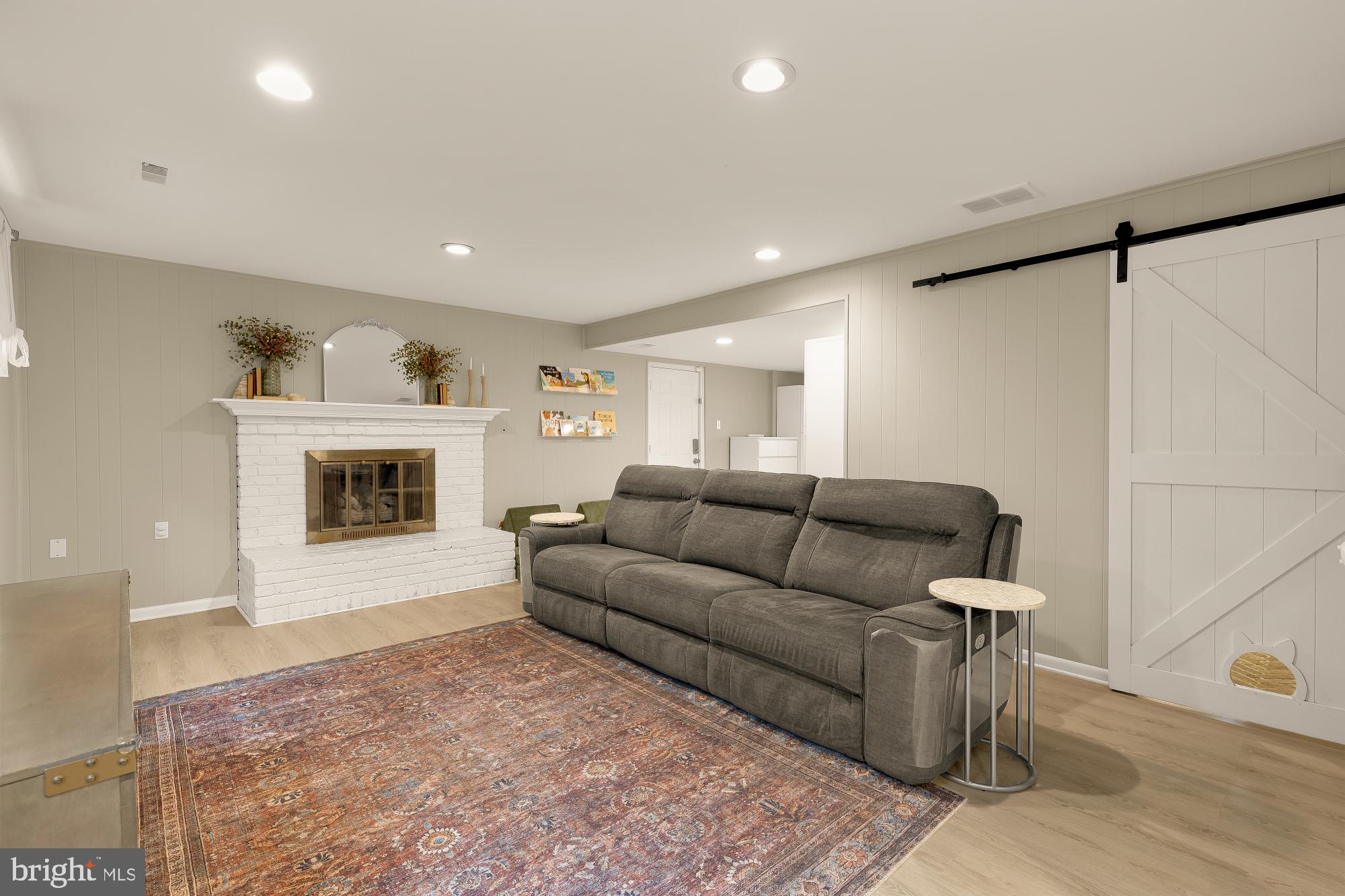 RESTON - Residential