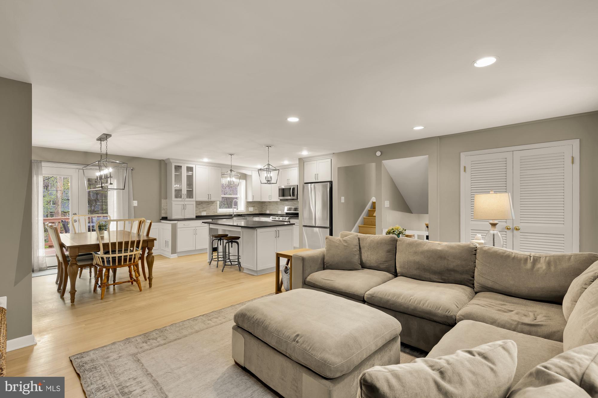 RESTON - Residential