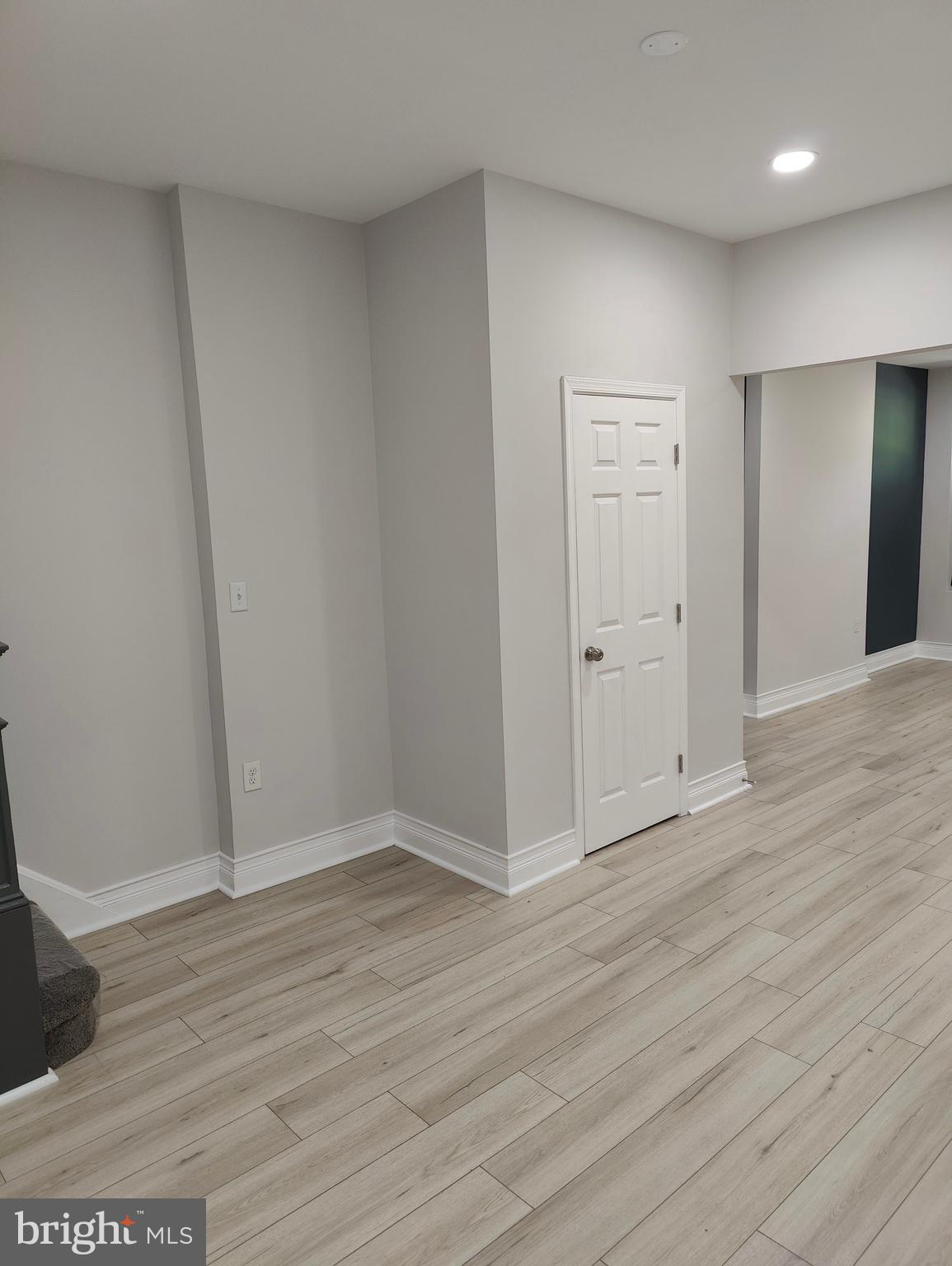 MAYFIELD - Residential