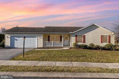 48 Ashfield Drive, Littlestown, PA MLS: PAAD2016594