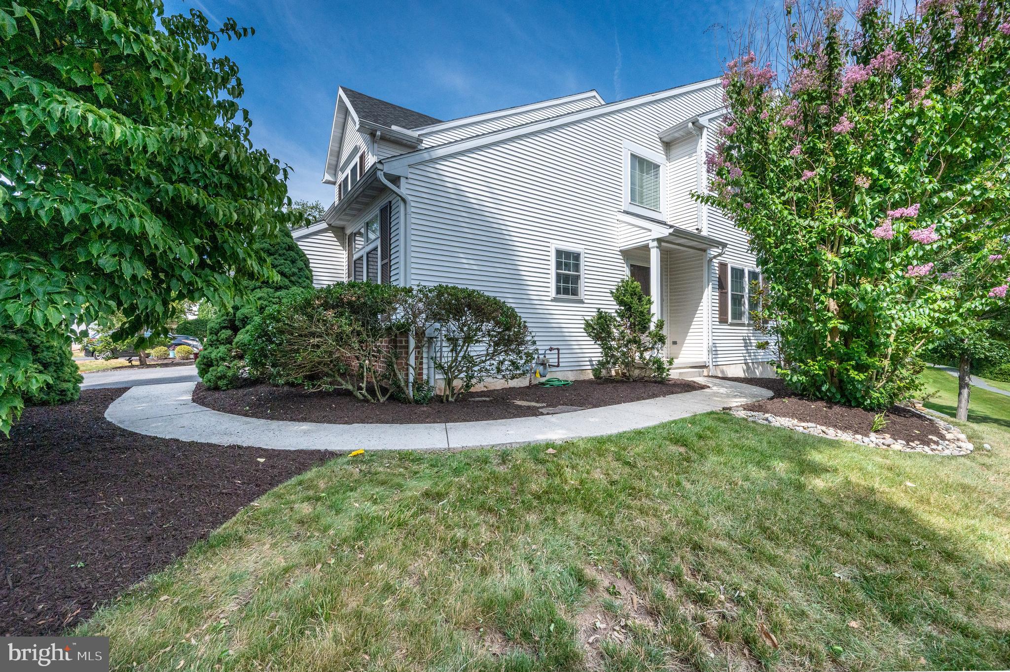 189 WALTON COURT