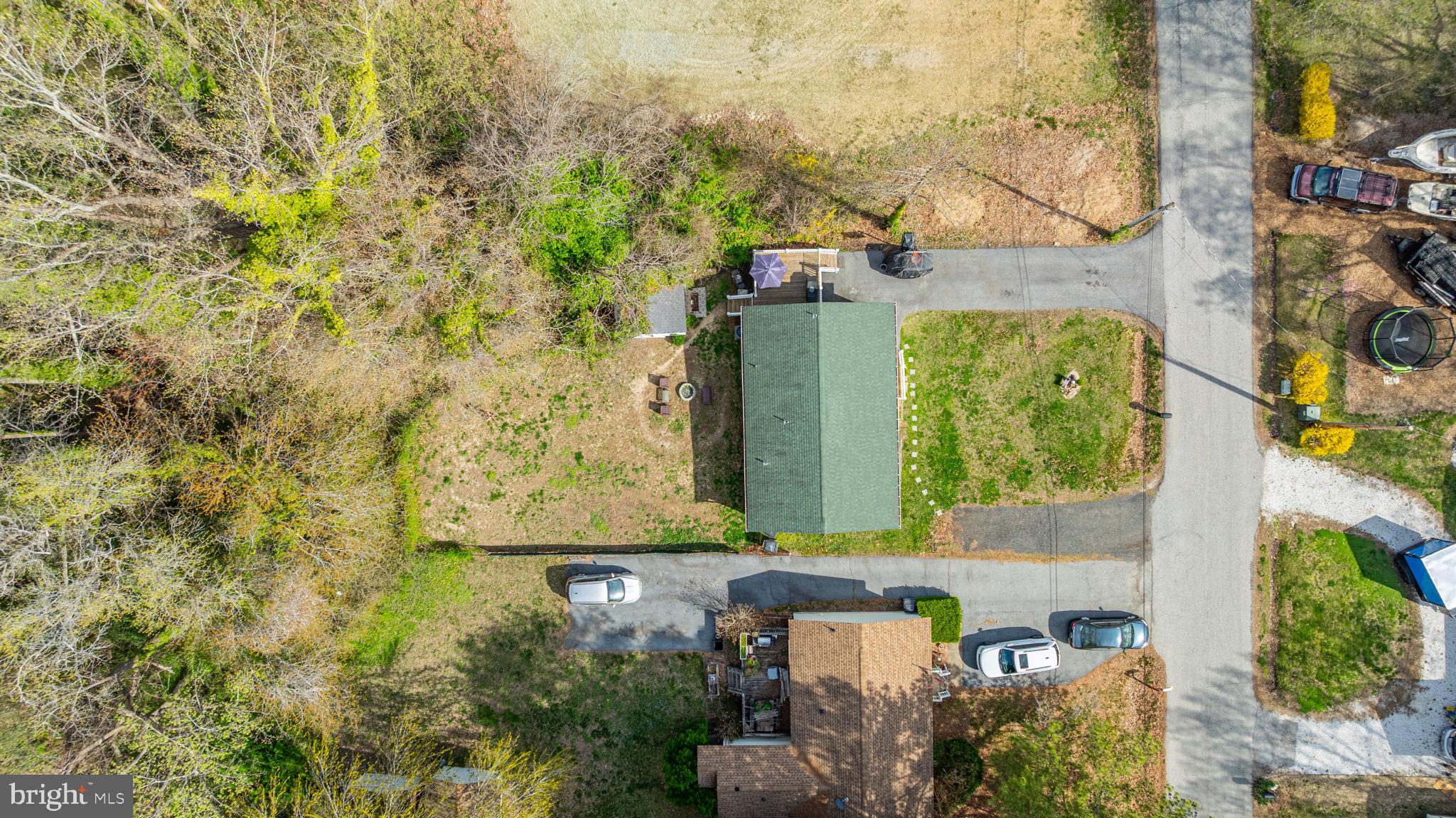 HOLLYWOOD SHORES - Residential