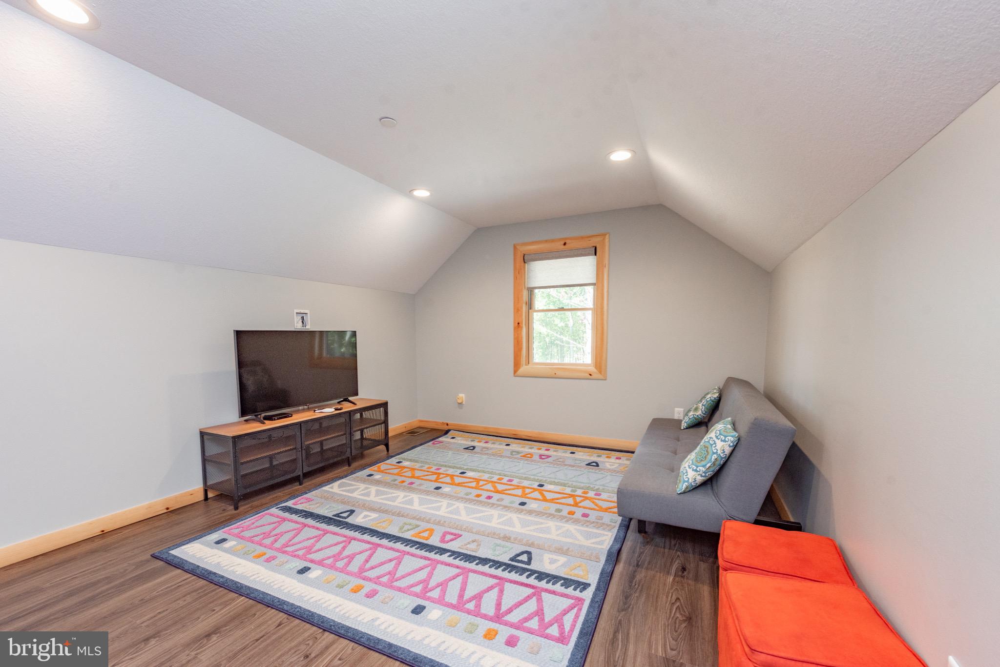 LODESTONE SUB - Residential