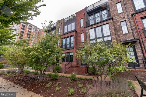 Photo of 11732 Paysons Way, RESTON, VA 20191 (MLS # VAFX2303036)