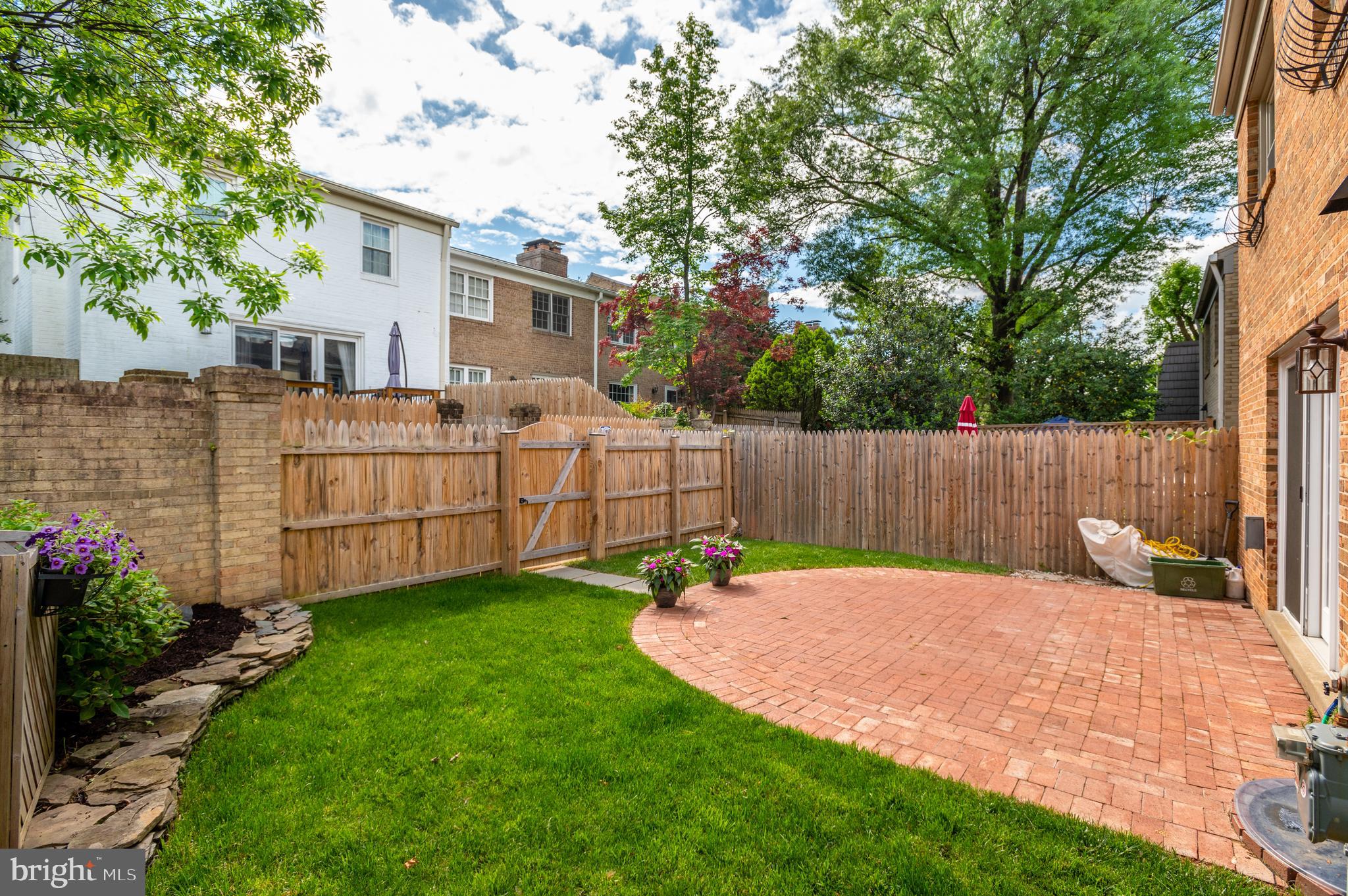 HALLCREST HEIGHTS - Residential