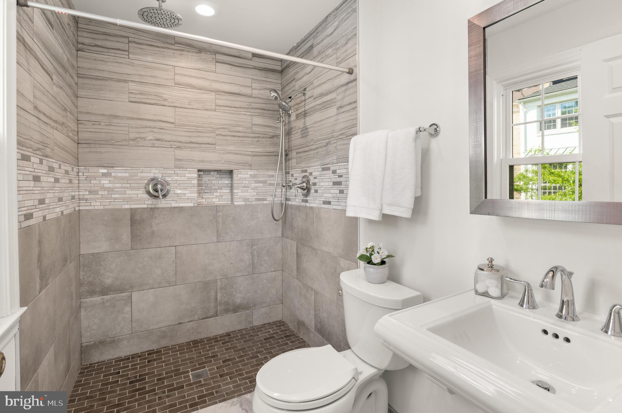 HALLCREST HEIGHTS - Residential