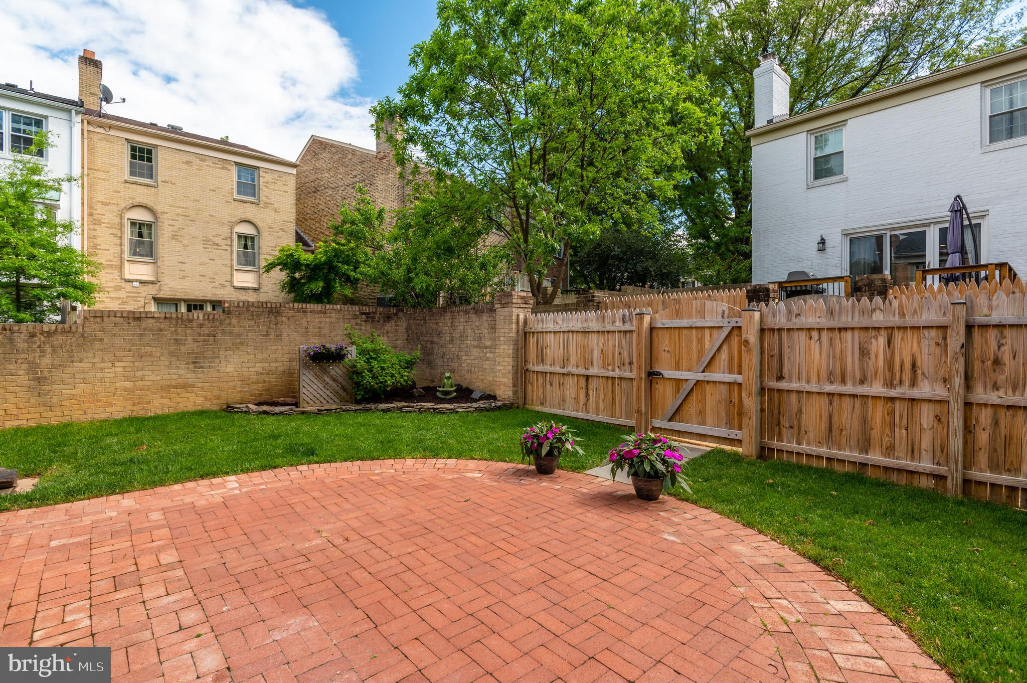 HALLCREST HEIGHTS - Residential