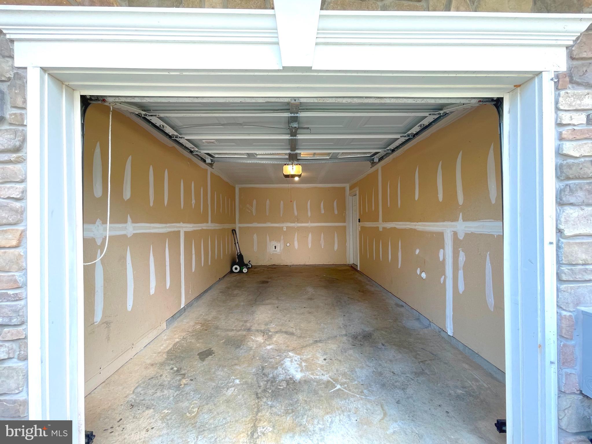 MAZEL - Residential Lease