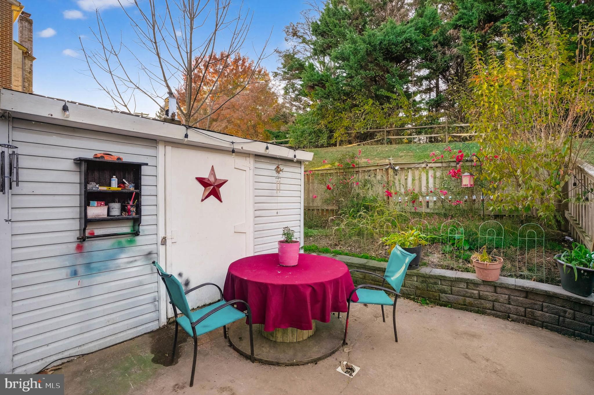 FRIENDLY ACRES - Residential