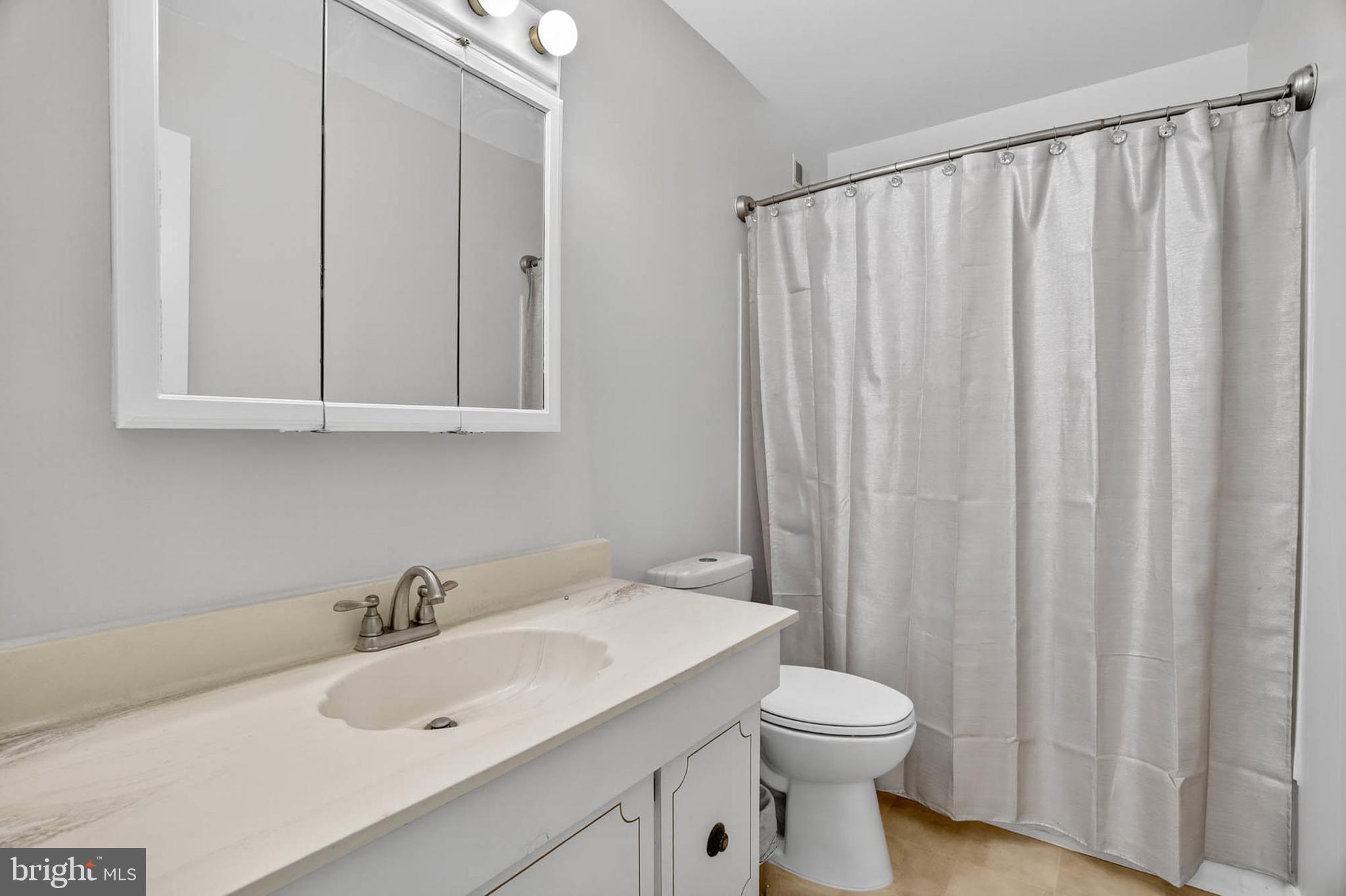 FRIENDLY ACRES - Residential