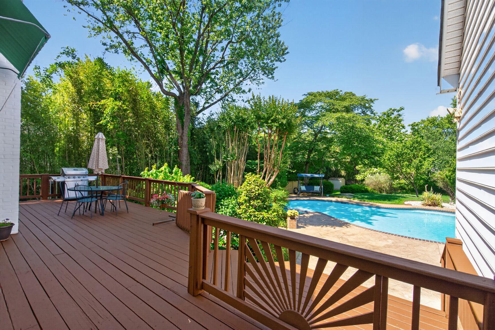 PINECREST - Residential