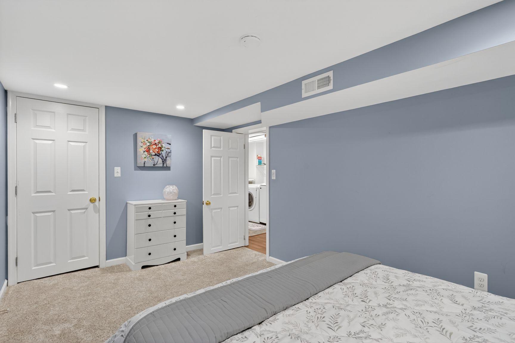 PINECREST - Residential