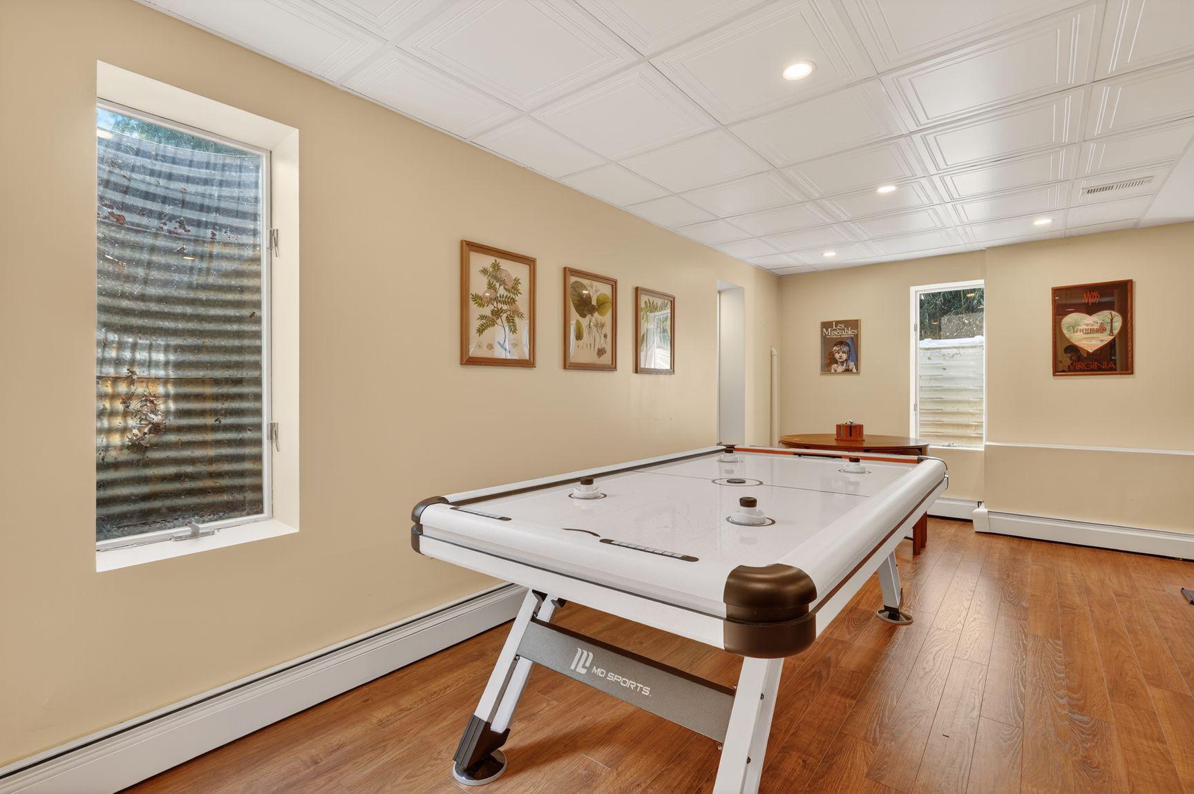 PINECREST - Residential