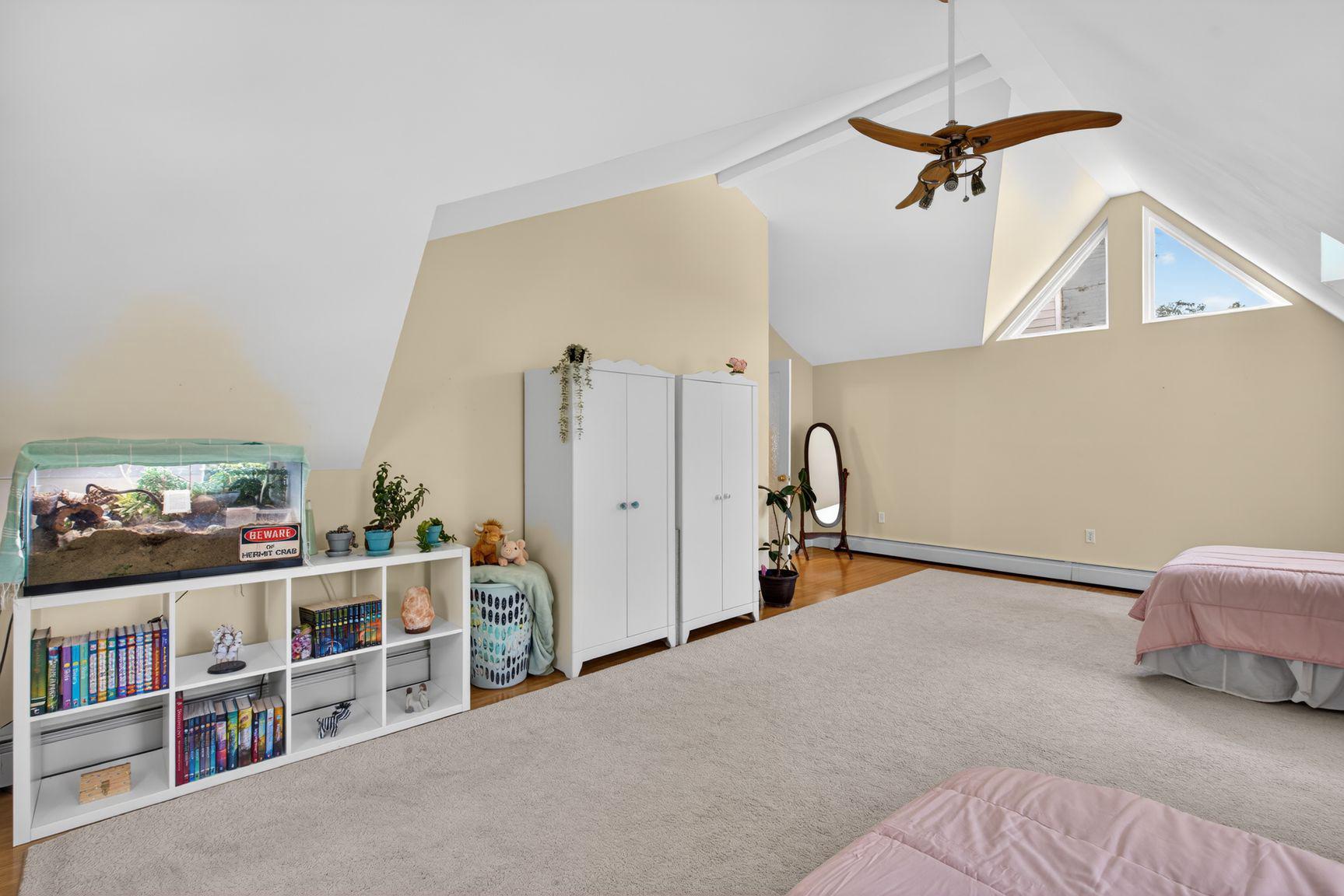 PINECREST - Residential