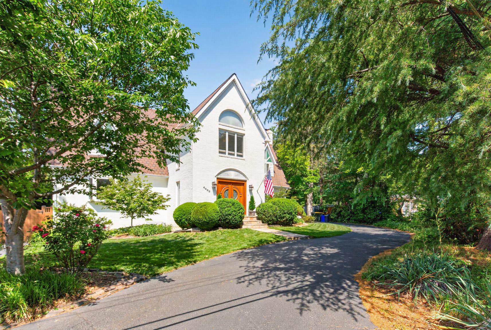 PINECREST - Residential