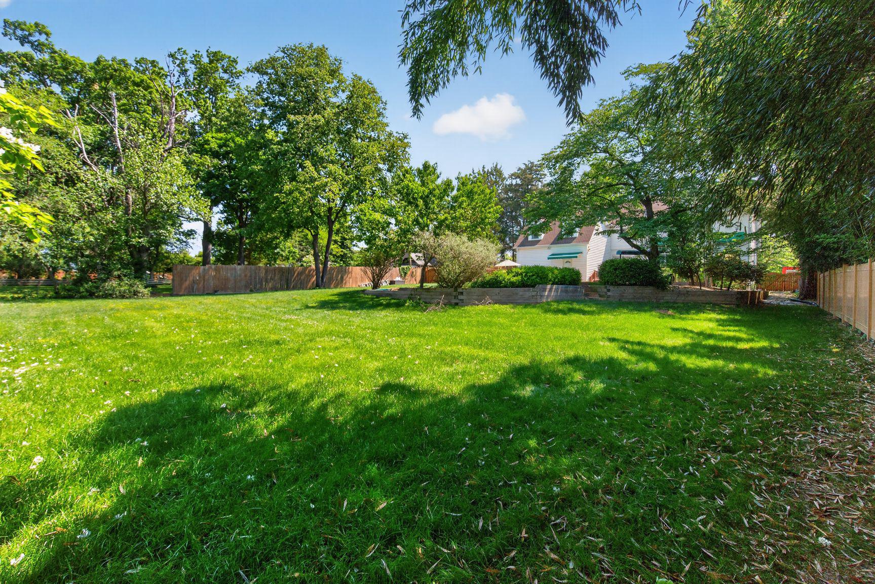 PINECREST - Residential