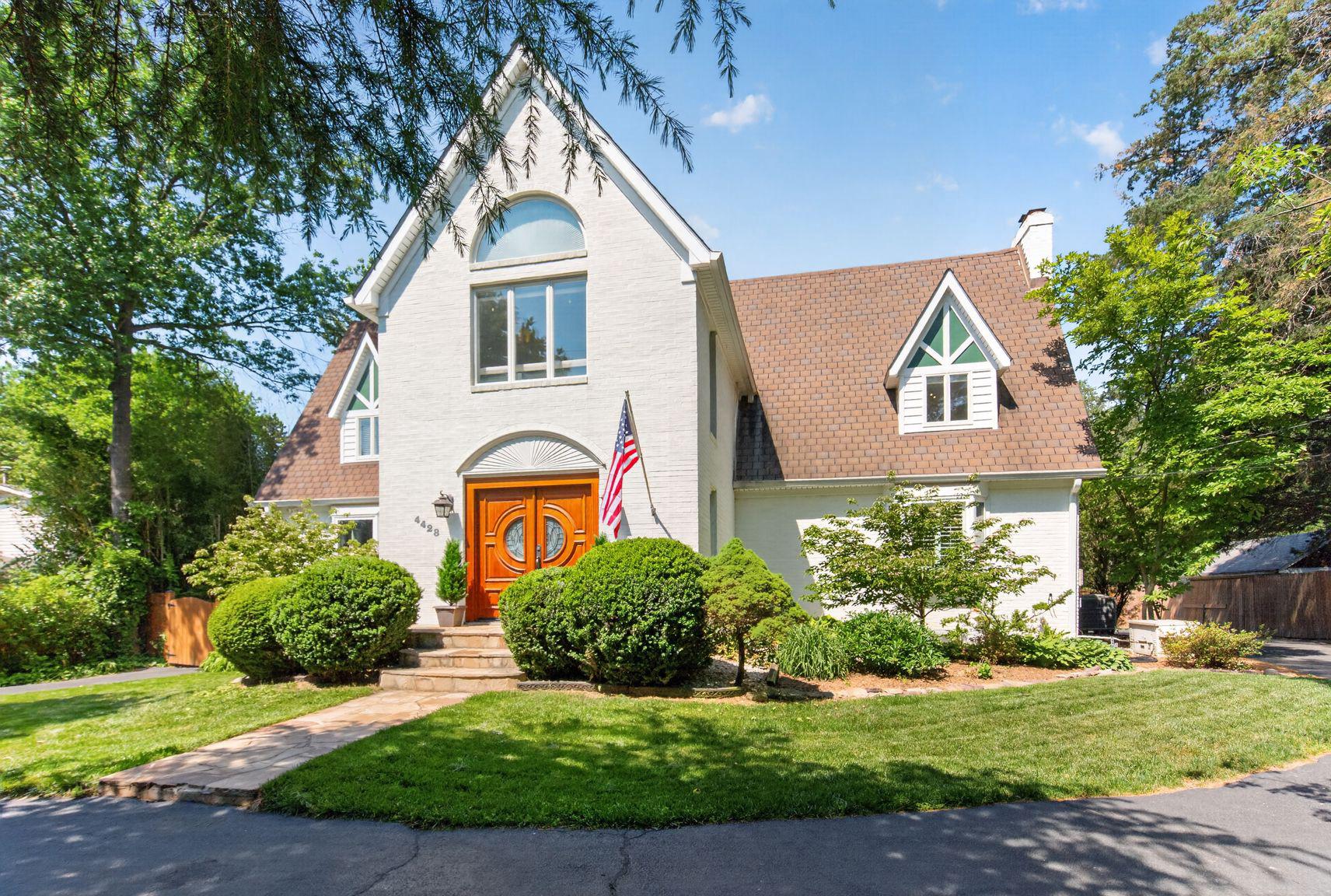 PINECREST - Residential