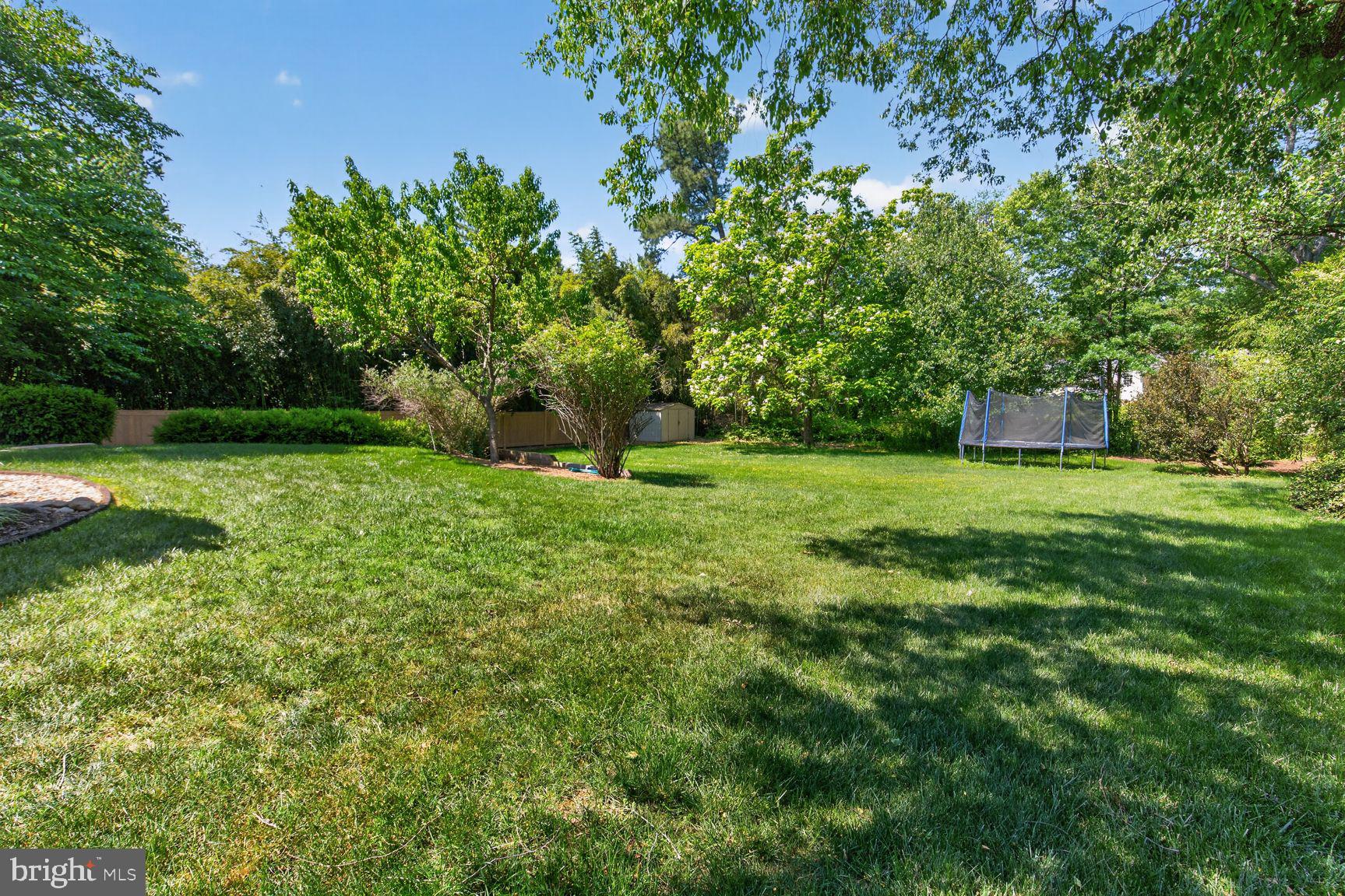 PINECREST - Residential